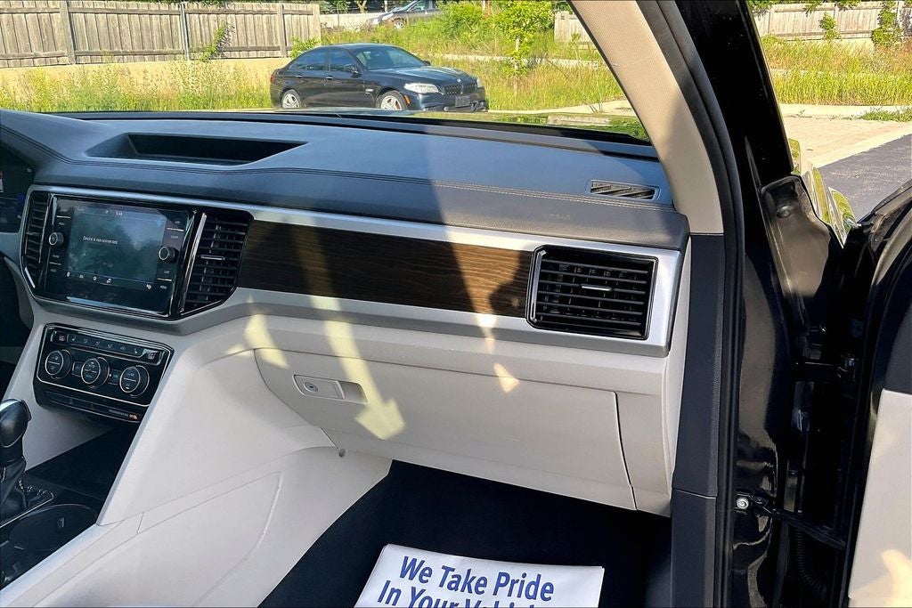 2022 Volkswagen Atlas 3.6L V6 SE w/Technology