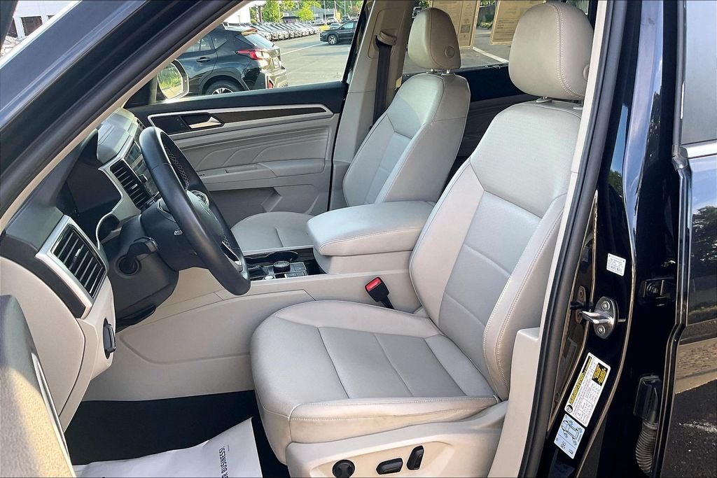 2022 Volkswagen Atlas 3.6L V6 SE w/Technology