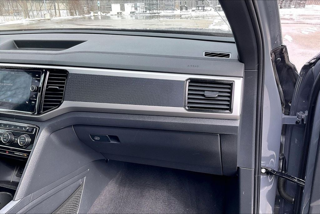 2023 Volkswagen Atlas Cross Sport 2.0T SEL R-Line