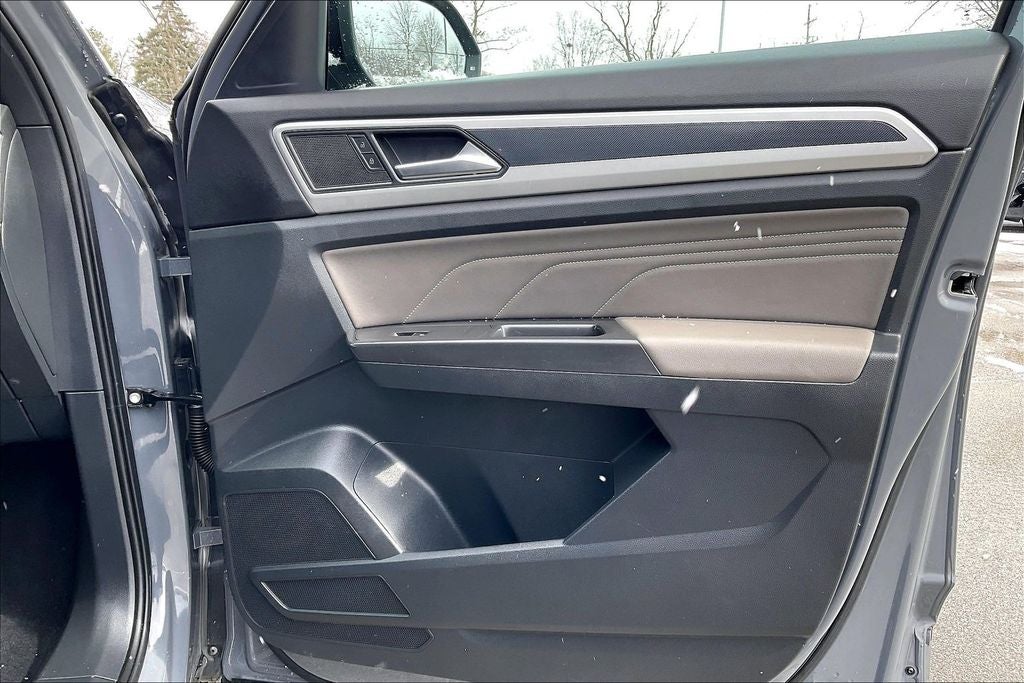 2023 Volkswagen Atlas Cross Sport 2.0T SEL R-Line