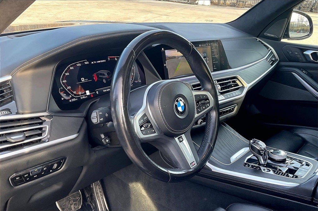 2022 BMW X7 M50i