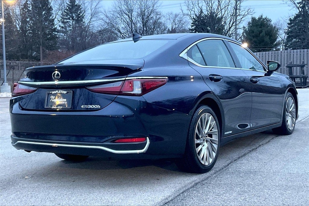 2019 Lexus ES 300h Luxury
