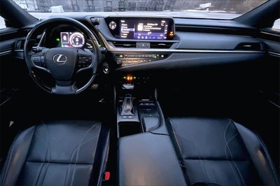 2019 Lexus ES 300h Luxury
