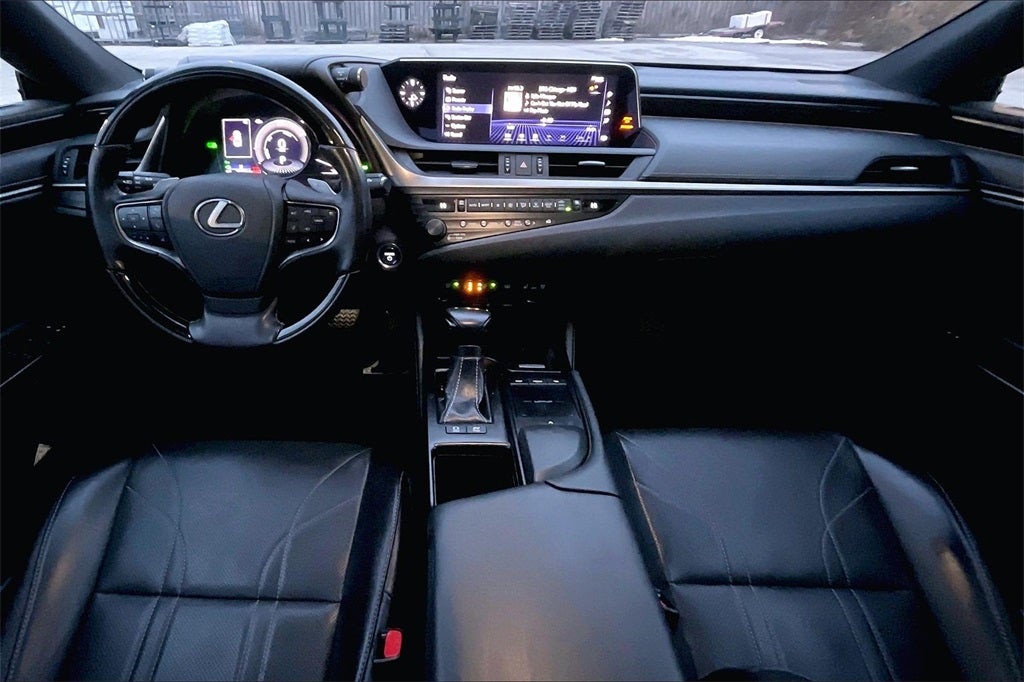 2019 Lexus ES 300h Luxury