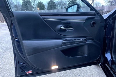 2019 Lexus ES 300h Luxury