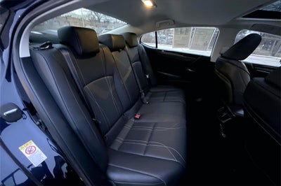 2019 Lexus ES 300h Luxury