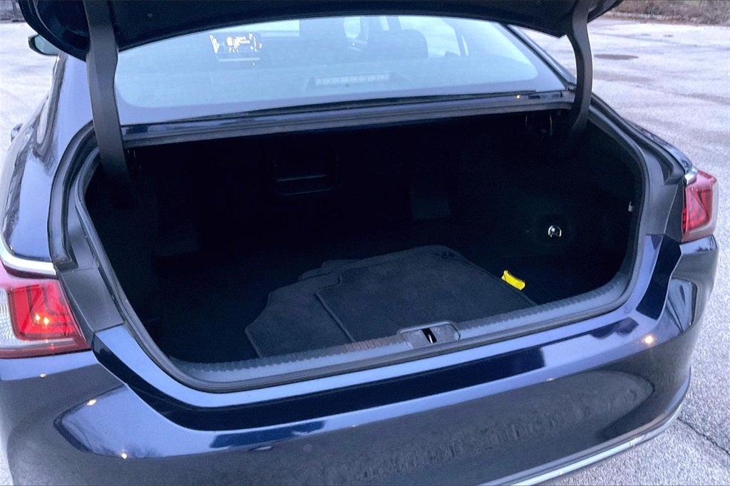 2019 Lexus ES 300h Luxury