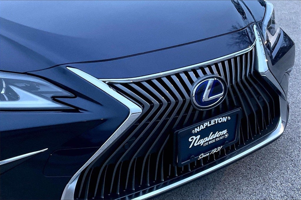2019 Lexus ES 300h Luxury