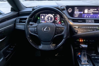 2019 Lexus ES 300h Luxury