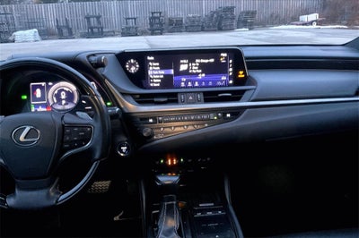 2019 Lexus ES 300h Luxury