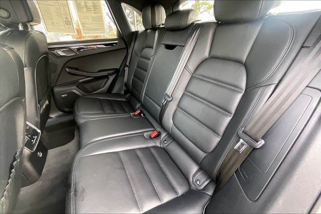 2022 Porsche Macan S