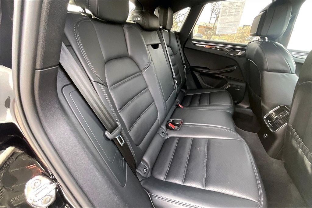 2022 Porsche Macan S