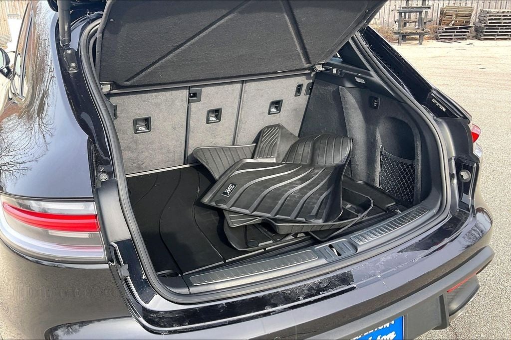 2022 Porsche Macan S