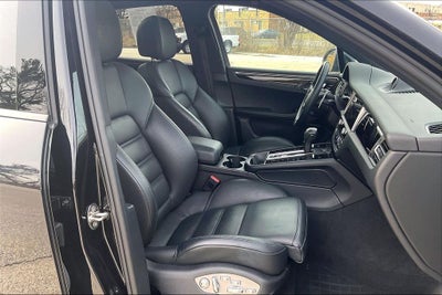 2022 Porsche Macan S