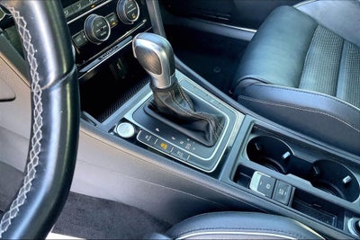 2019 Volkswagen Golf R DCC & Navigation 4Motion