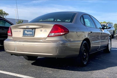 2005 Ford Taurus SE