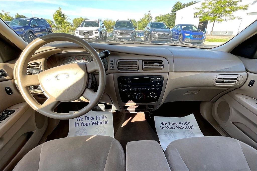 2005 Ford Taurus SE