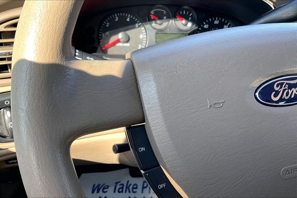 2005 Ford Taurus SE