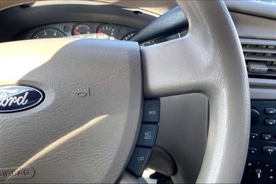 2005 Ford Taurus SE