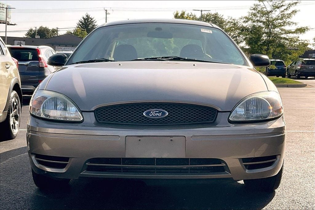 2005 Ford Taurus SE