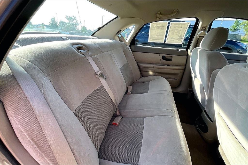 2005 Ford Taurus SE