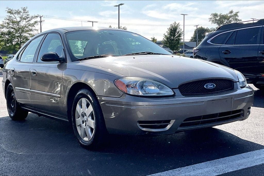2005 Ford Taurus SE