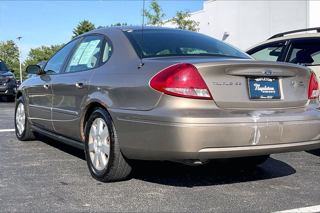 2005 Ford Taurus SE
