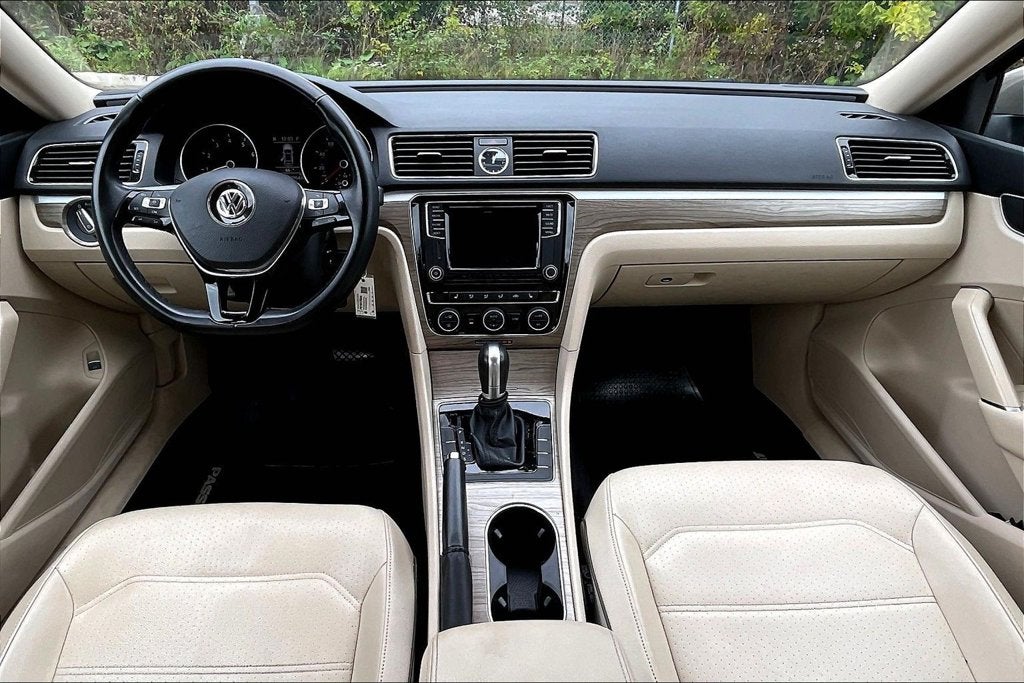 2016 Volkswagen Passat 1.8T SE