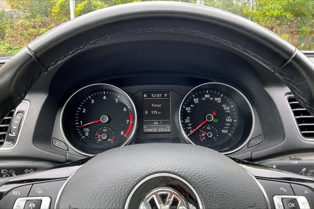 2016 Volkswagen Passat 1.8T SE