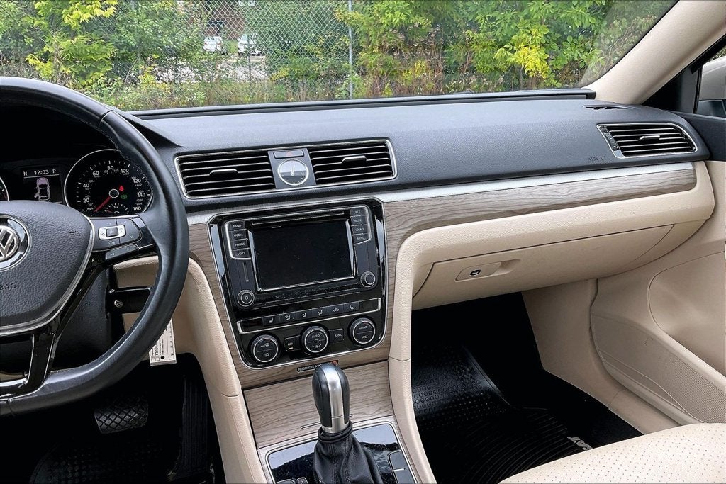 2016 Volkswagen Passat 1.8T SE