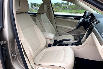 2016 Volkswagen Passat 1.8T SE