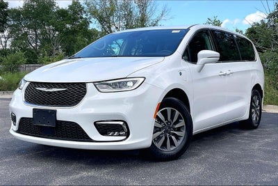 2022 Chrysler Pacifica Hybrid Touring L