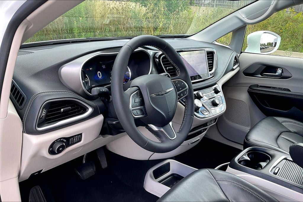 2022 Chrysler Pacifica Hybrid Touring L