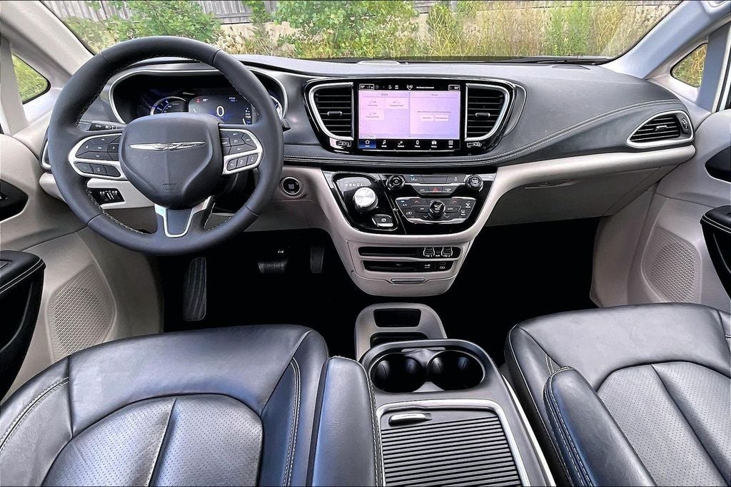 2022 Chrysler Pacifica Hybrid Touring L