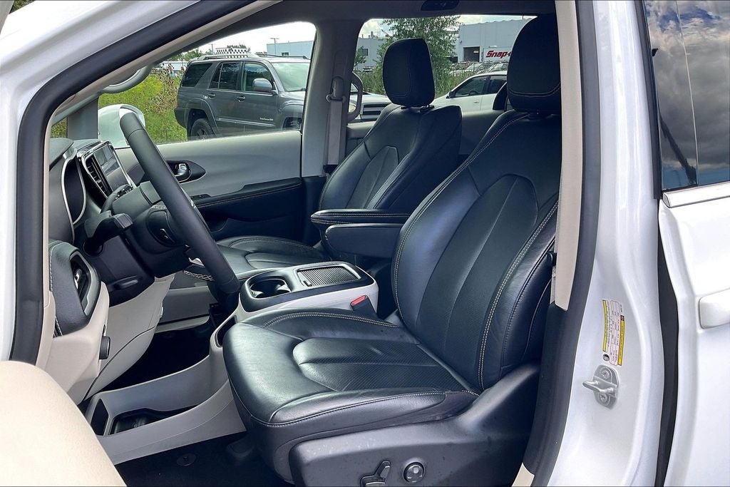 2022 Chrysler Pacifica Hybrid Touring L
