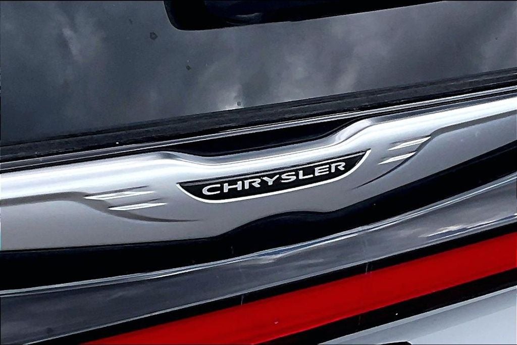 2022 Chrysler Pacifica Hybrid Touring L