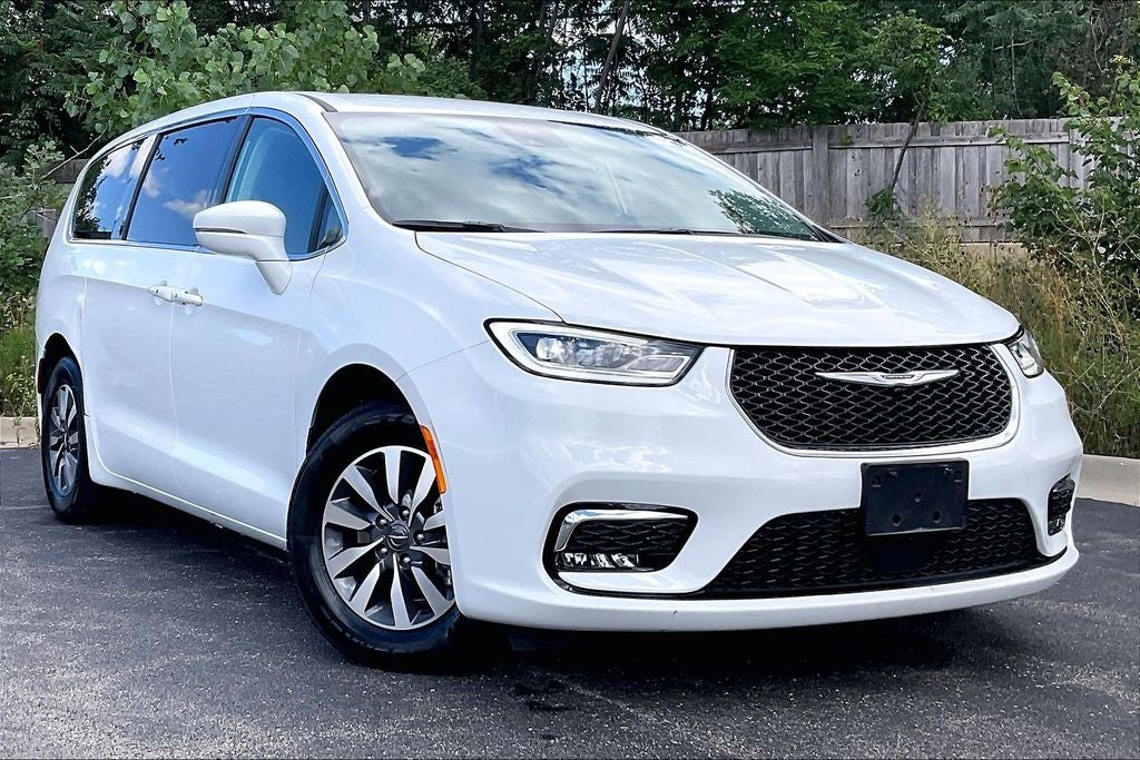 2022 Chrysler Pacifica Hybrid Touring L