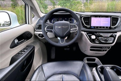 2022 Chrysler Pacifica Hybrid Touring L