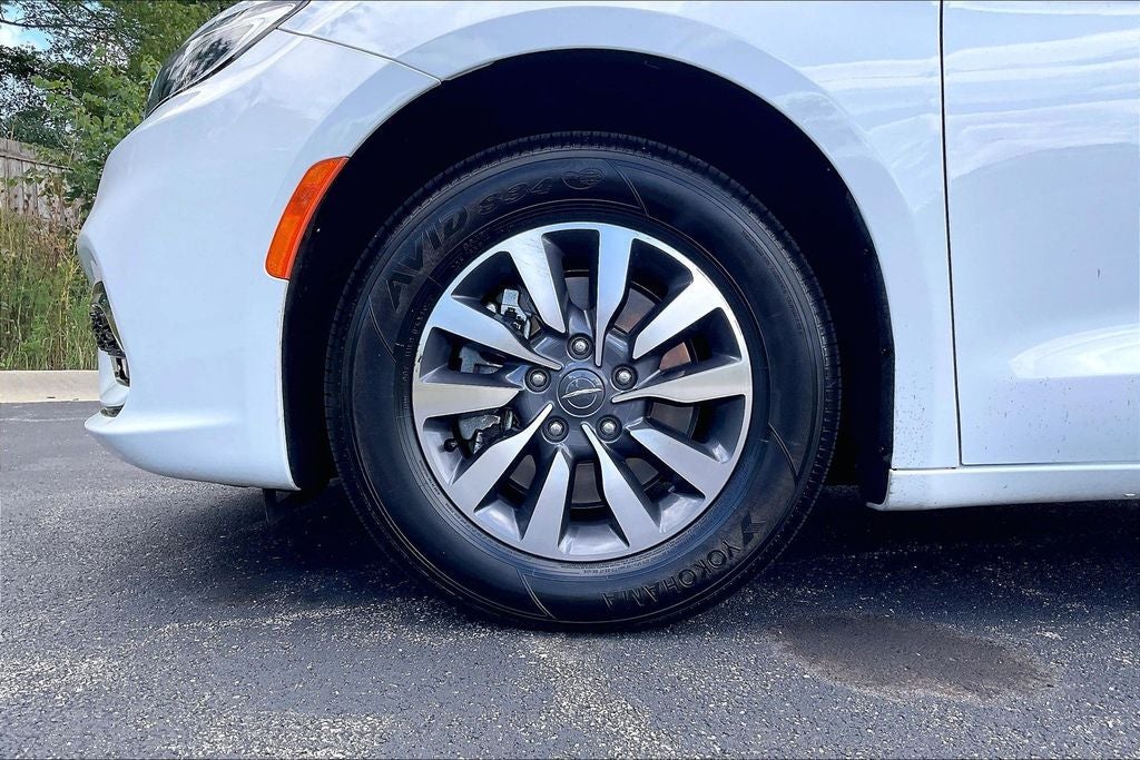 2022 Chrysler Pacifica Hybrid Touring L