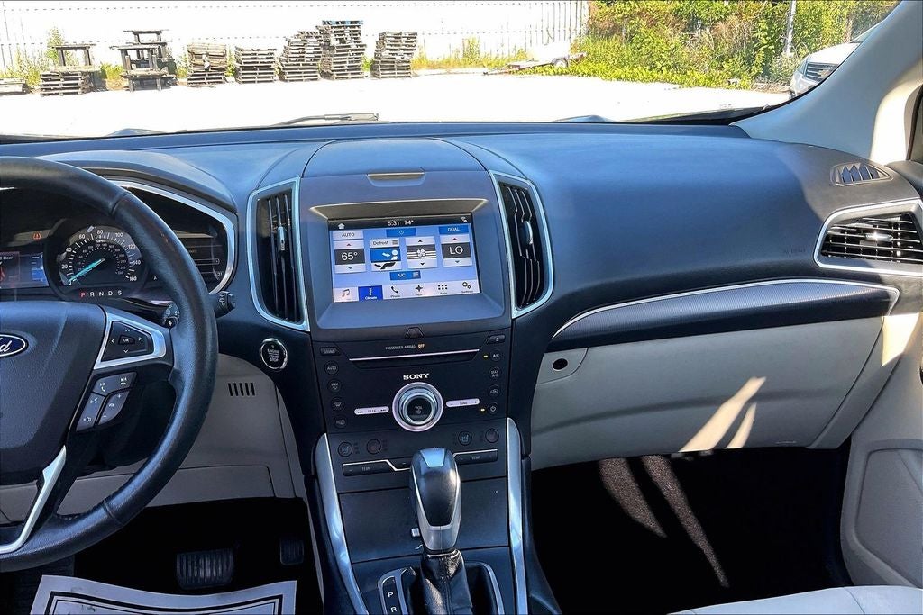2017 Ford Edge Titanium