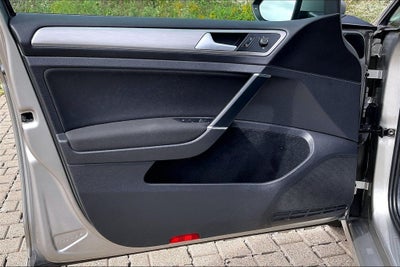 2017 Volkswagen Golf SportWagen S