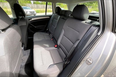 2017 Volkswagen Golf SportWagen S