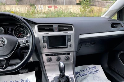 2017 Volkswagen Golf SportWagen S