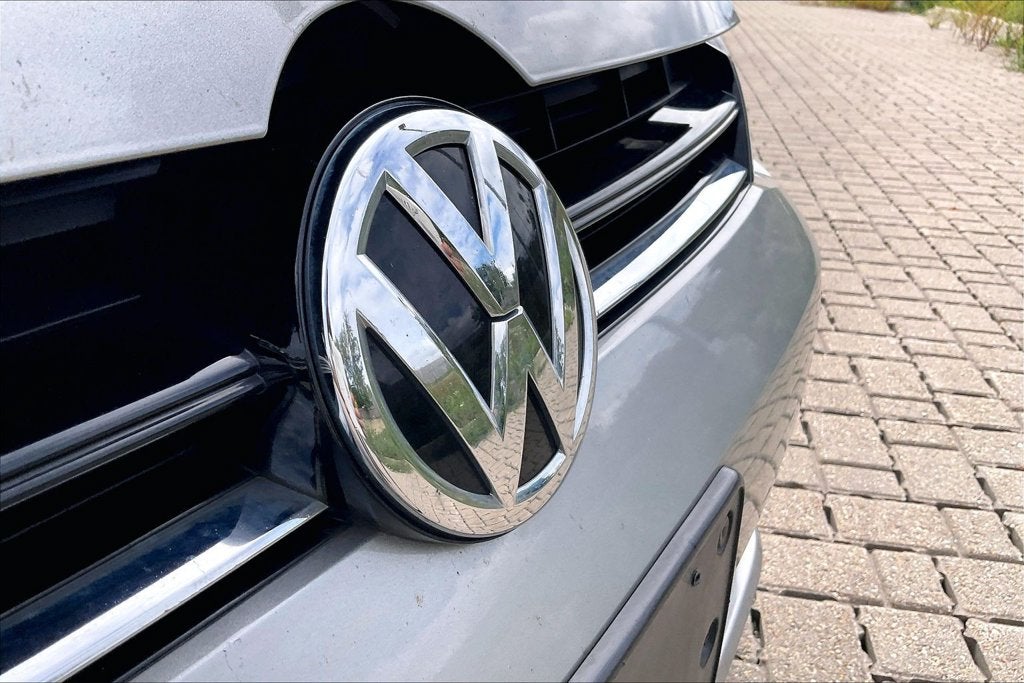 2017 Volkswagen Golf SportWagen S