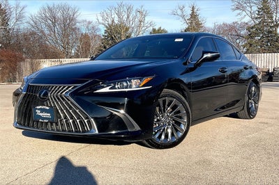 2025 Lexus ES 300h Luxury