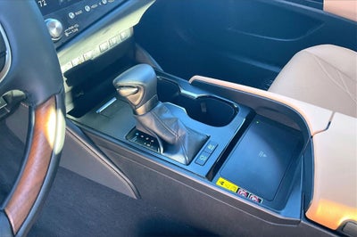 2025 Lexus ES 300h Luxury