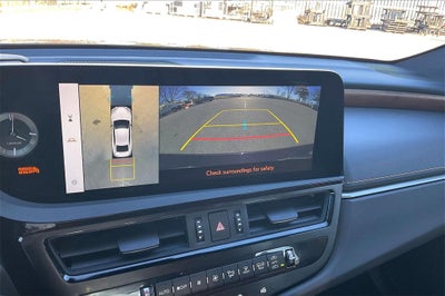 2025 Lexus ES 300h Luxury