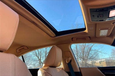 2025 Lexus ES 300h Luxury