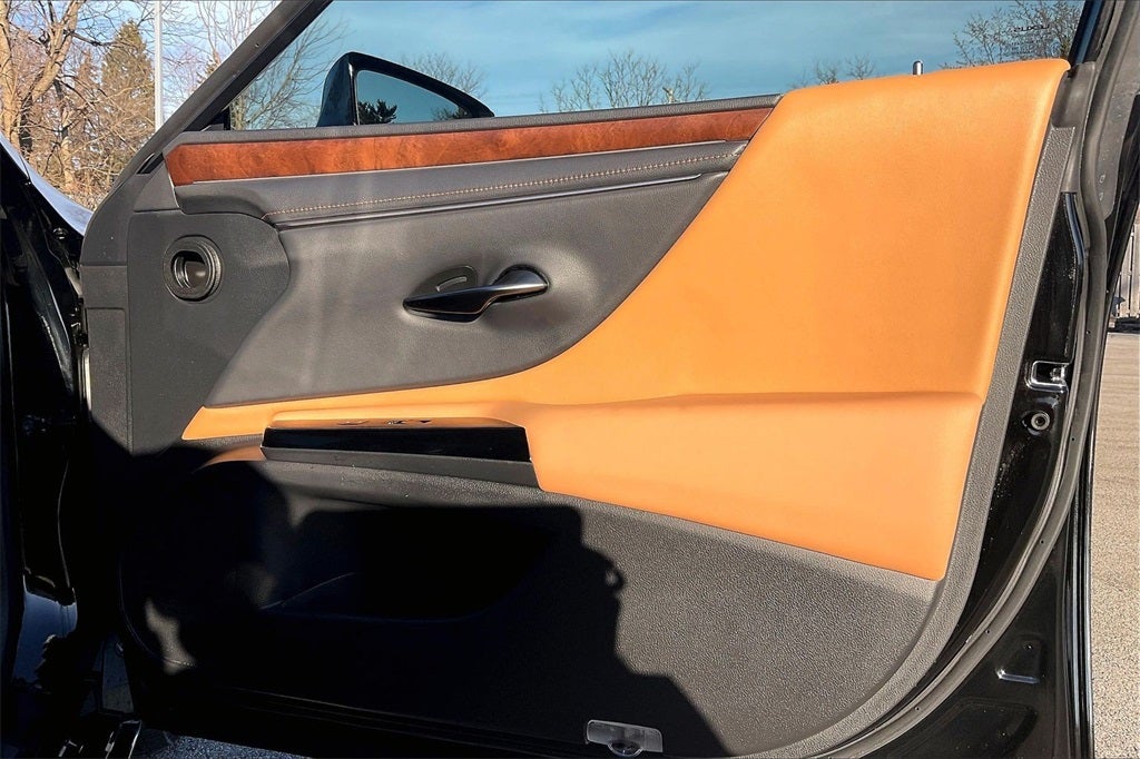 2025 Lexus ES 300h Luxury