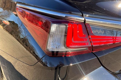 2025 Lexus ES 300h Luxury